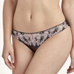 Aubade Poétique Esquisse Culotte Brésilienne